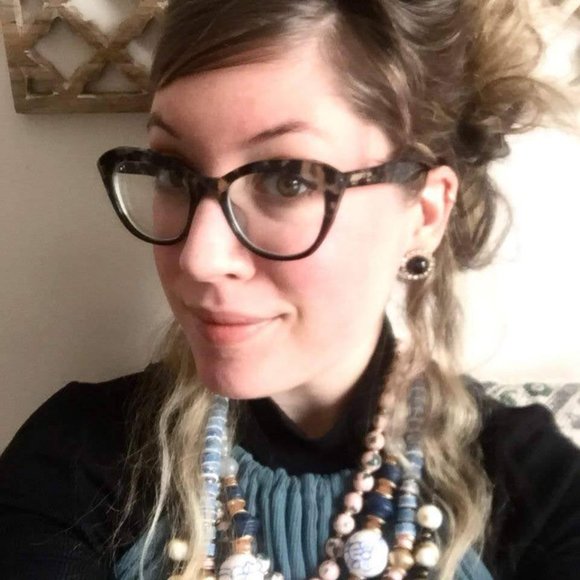 Meet your Posher, Kristen - Picture 1 of 1